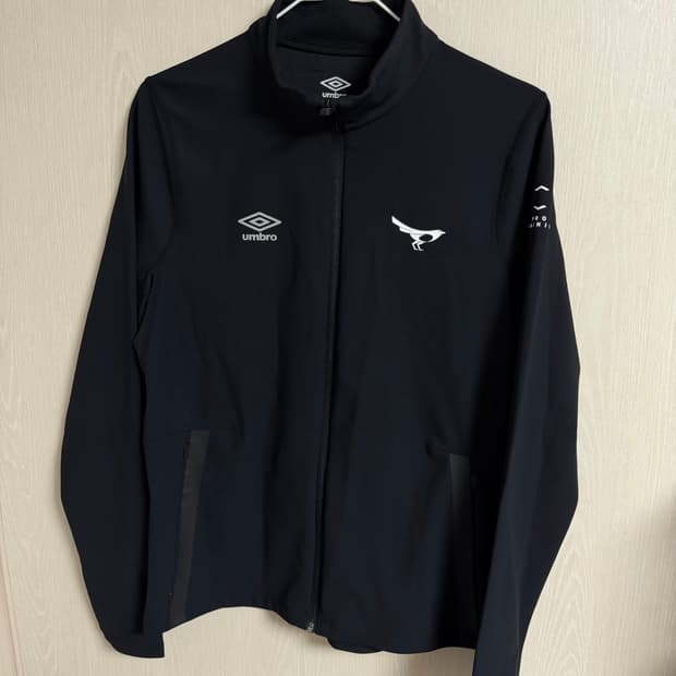 엄브로 성남FC 트레이닝 집업 M사이즈 팜