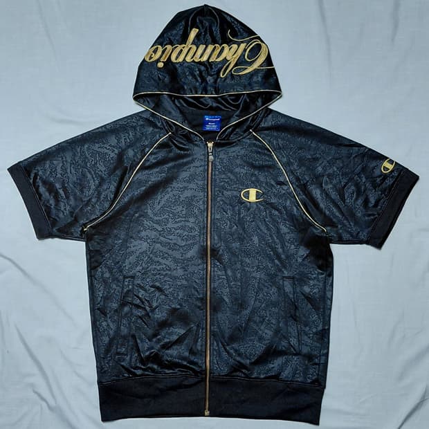 [M] 챔피언 재팬 골드 자수 로고 반팔 후드 트랙탑 (블랙/골드)