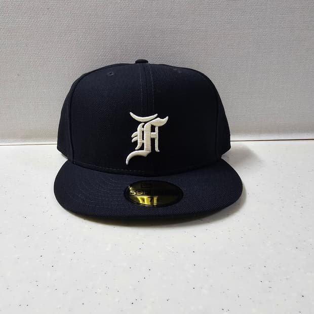 [새상품][7 7/8] 피어오브갓 에센셜 뉴에라 59FIFTY 네이비