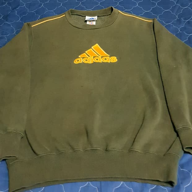 (일본제품) 아디다스 우먼 자수 빅로고 빈티지 맨투맨 카키 (M)