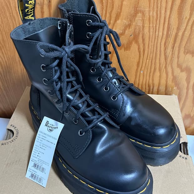 닥터마틴 제이든 240