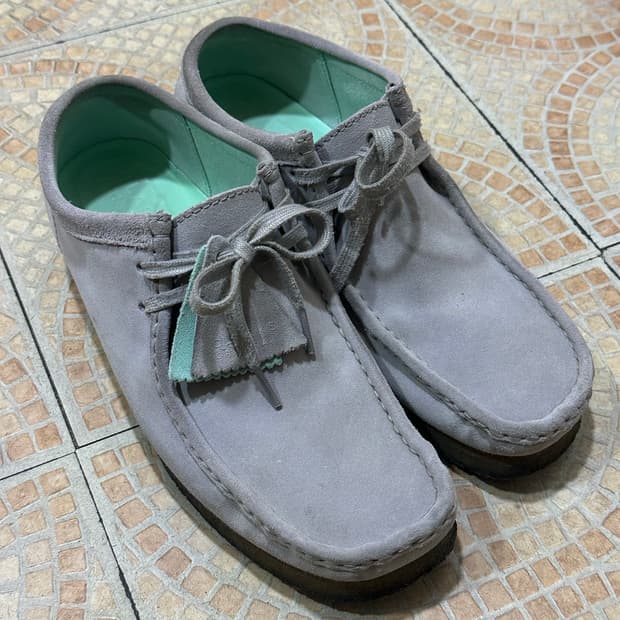 클락스 왈라비 그레이 uk9