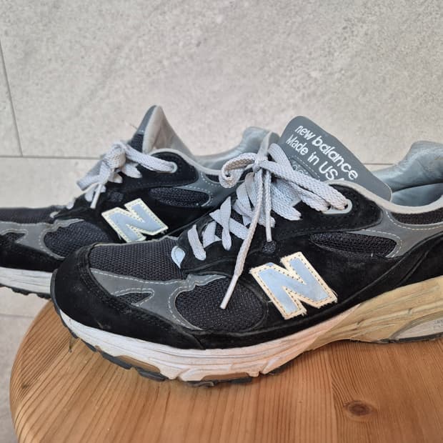 뉴발란스 993 블랙 8반 265cm 신발