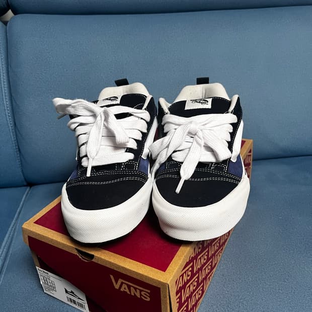 반스 뉴스쿨 네이비 트루 화이트