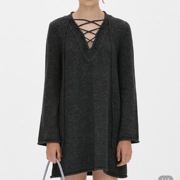 더오픈프로덕트 레이스업 브이넥 니트 원피스