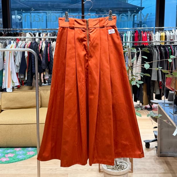 단톤 오렌지 핀턱 롱스커트