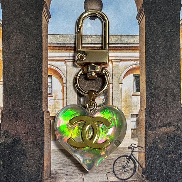 샤넬 오로라 젤리 하트 키링