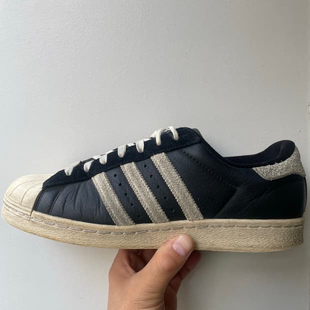 아디다스 슈퍼스타 82 블랙 화이트