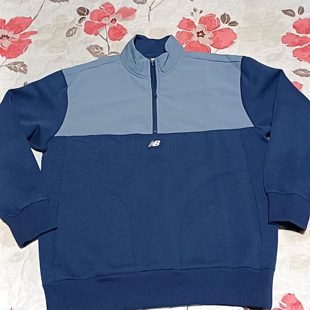 뉴발란스 반집업맨투맨 실측110 가슴61 기장72