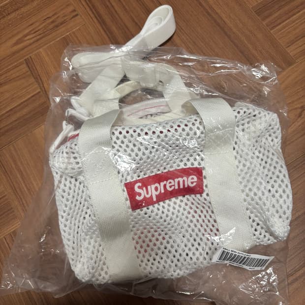 Supreme 슈프림 메쉬 미니 더플백 화이트 (새상품, 하자있음)