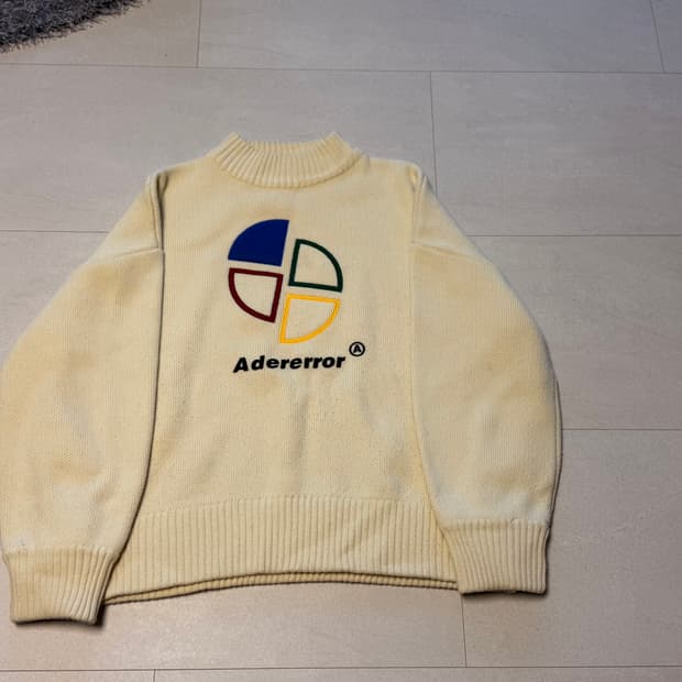 아더에러 빅 슬라이스 로고 니트 3사이즈