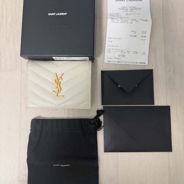 생로랑 마틀라세 반지갑