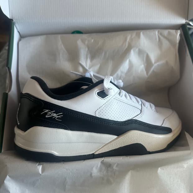 조던 플라이트 코트 화이트 세일