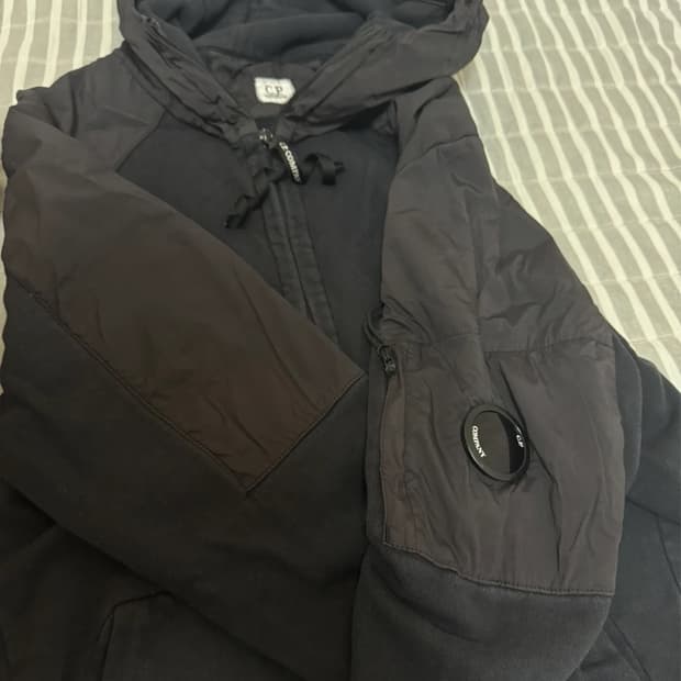 cp컴퍼니 렌즈 쉘 후드집업