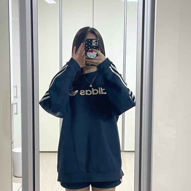 아디다스 맨투맨