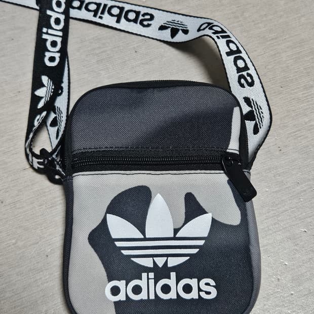 아디다스 카모 미니크로스백