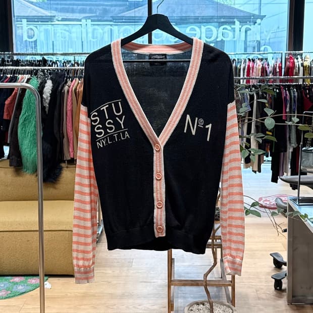 스투시 블랙 스트라이프 가디건 