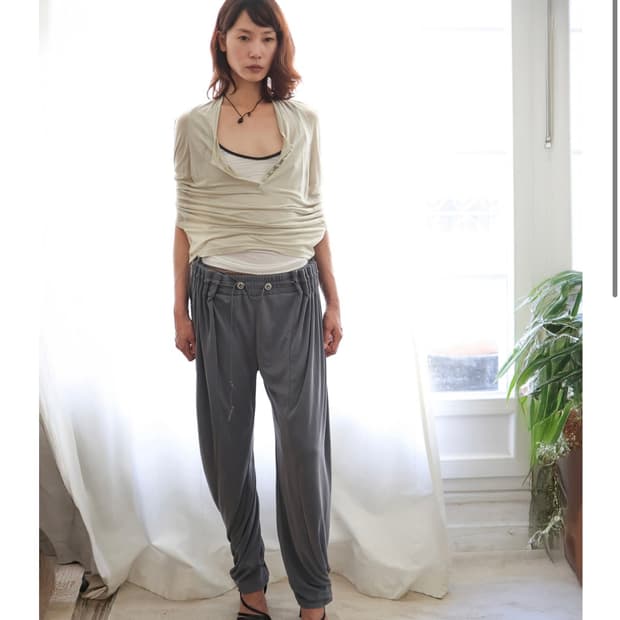 울리카 상투스 HALTER WRAP SLEEVELESS