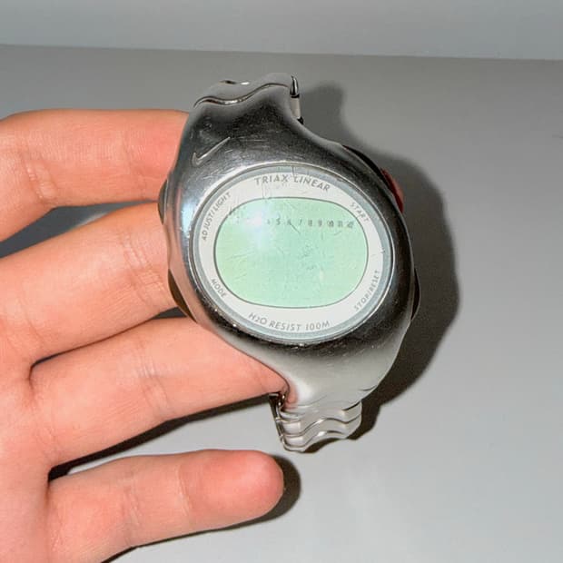 나이키 트라이엑스 풀메탈 시계