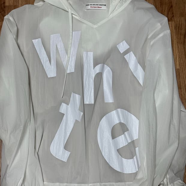 더뮤지엄비지터 나일론 후드 NYLON SUMMER HOODIE