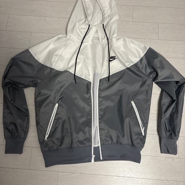 나이키 바람막이 S 새상품