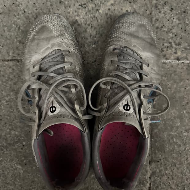 나이키 티엠포 축구화