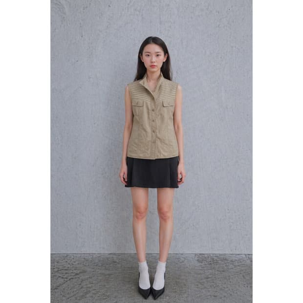 주머니 포인트 베이지 조끼