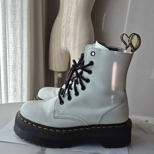 닥터마틴 제이든부츠  화이트 240~45