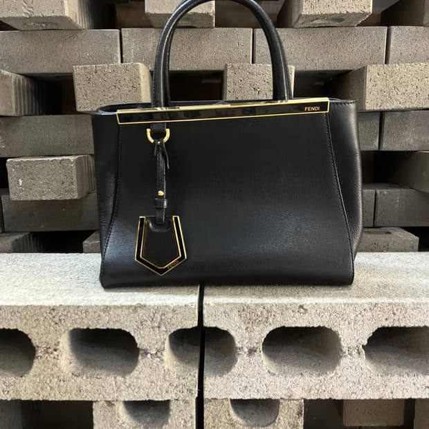 펜디 투쥬르 레더 미니 토트 백