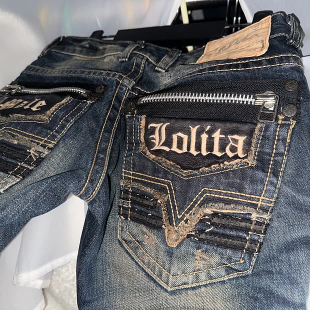 디테일 진청 데님 로우라이즈 부츠컷 팬츠