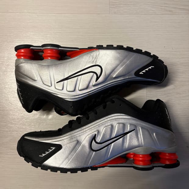 Nike Shox R4 Metallic Silver Red