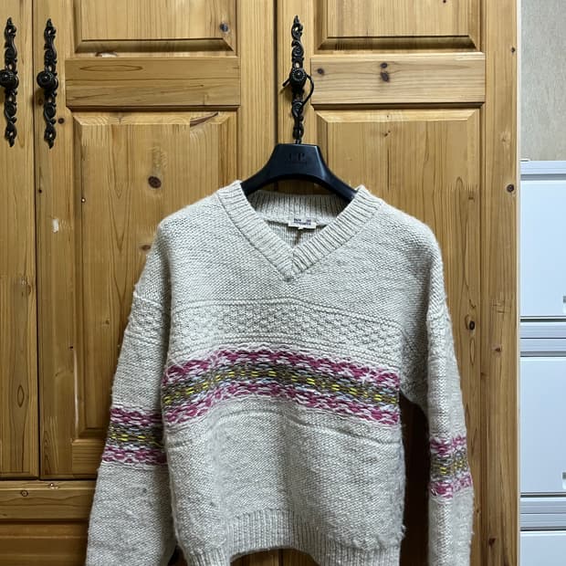 Baum und Pferdgarten 바움 운드 페르가르텐 브이넥 니트