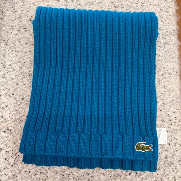 N18. 라코스테 머플러 