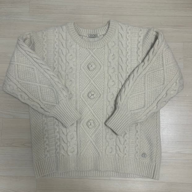 코이세이오 폼폼 니트 아이보리 팝니다!