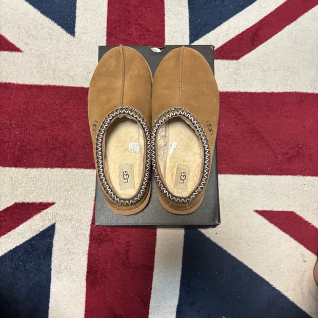 어그 타스만 280사이즈 