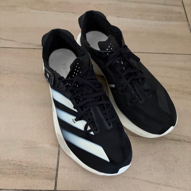 (260) Y-3 아디오스 프로 3.0 블랙 오프 화이트 러닝화