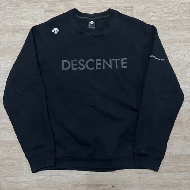 데상트 기모 맨투맨