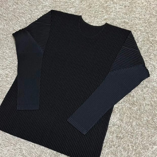 이세이미야케 플리츠 롱슬리브 블랙 S