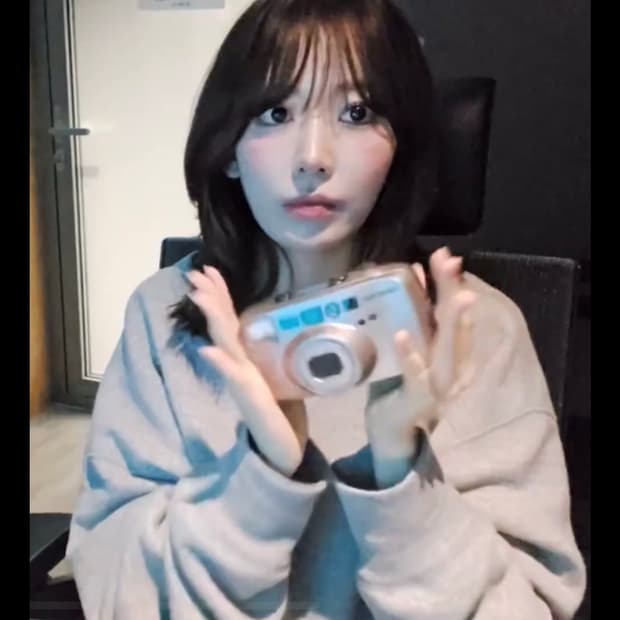 펜탁스 에스피오140 박스세트 (르세라핌 사쿠라님카메라)