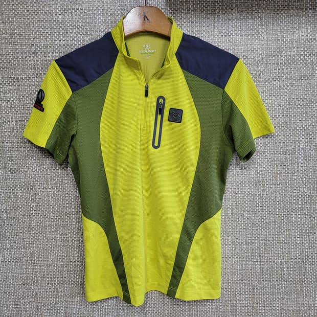 95사이즈 코오롱 반팔 집업티 등산 아웃도어 기능성