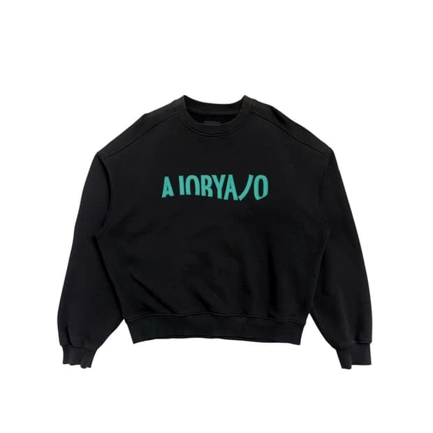 아조바이아조 맨투맨 블랙