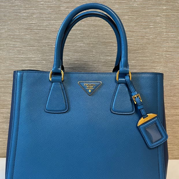 프라다 사피아노 더블 지퍼 사첼백 블루