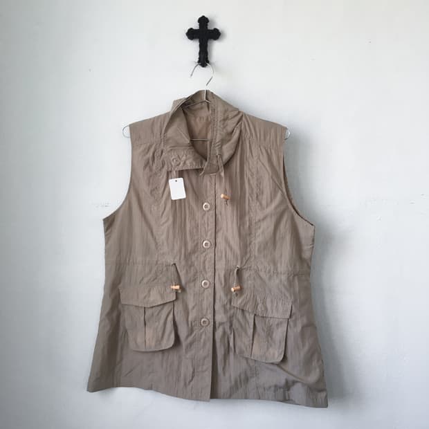 High neck vest