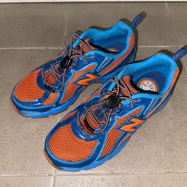 뉴발란스 아미네