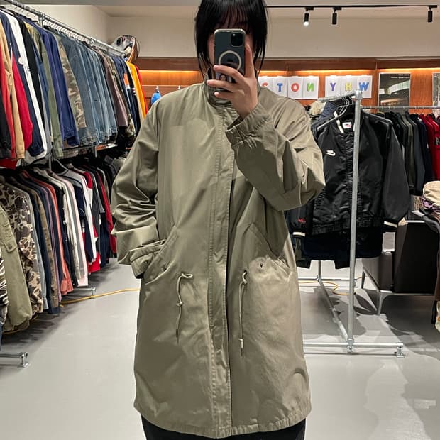 에잇세컨즈 피쉬테일 야상 자켓  