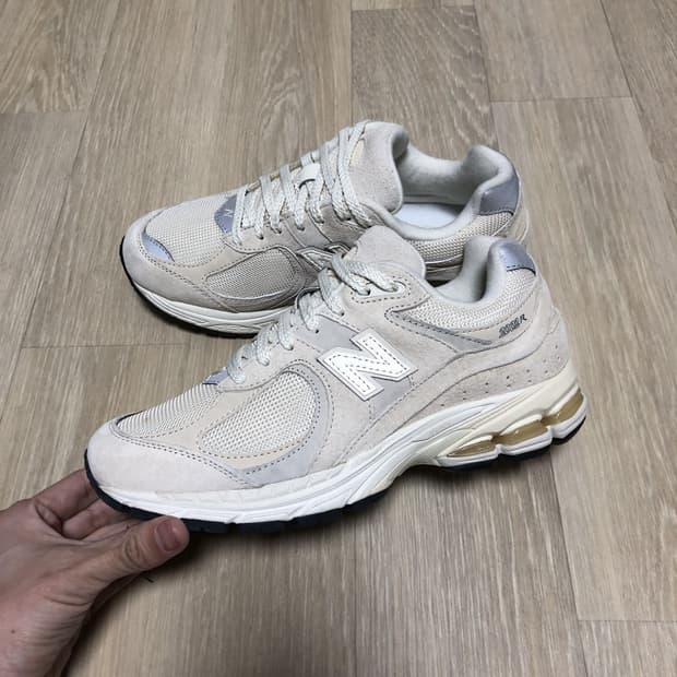 (230) 뉴발란스 New balance 2002R 베이지 런닝화