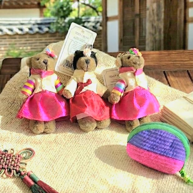 [K-Archive] 제주 테디베어 뮤지엄 한복곰 & 천연 로즈쿼츠 세트
