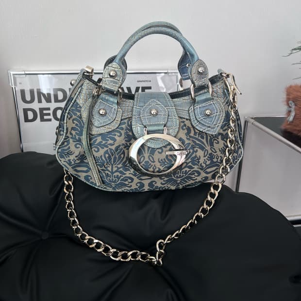 게스 GUESS Y2K 숄더백