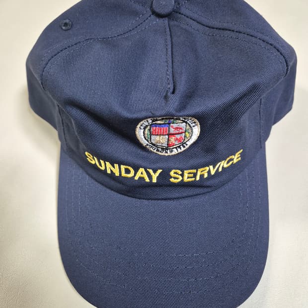 칸예  지져스킹 캡