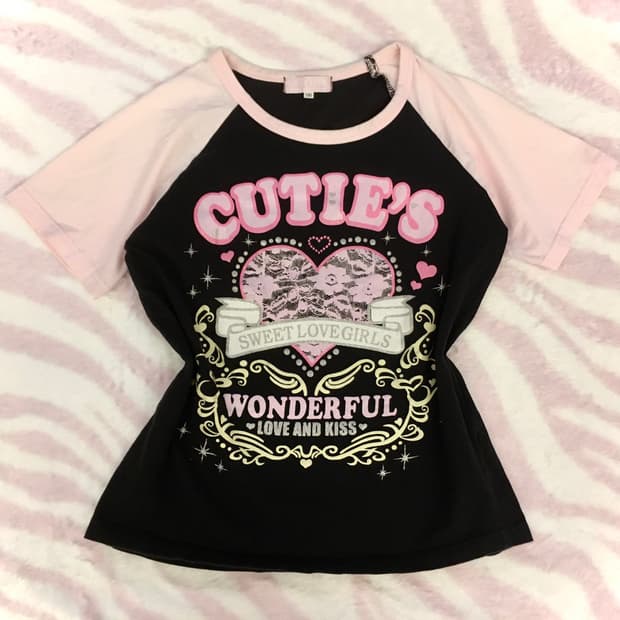 CRT CUTIE 헤이세이 블랙 핑크 레이스 레터링 티셔츠 갸루